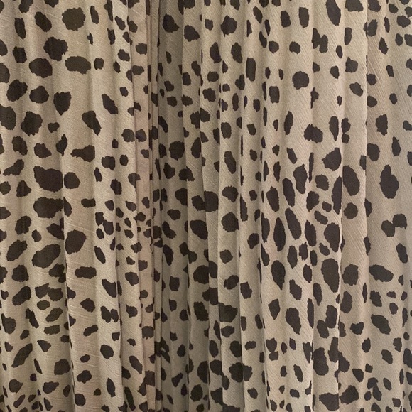 Abercrombie and Fitch green and black leopard print pleated skirt - Picture 3 of 6